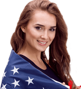 אישה עטופה בדגל ארה"ב